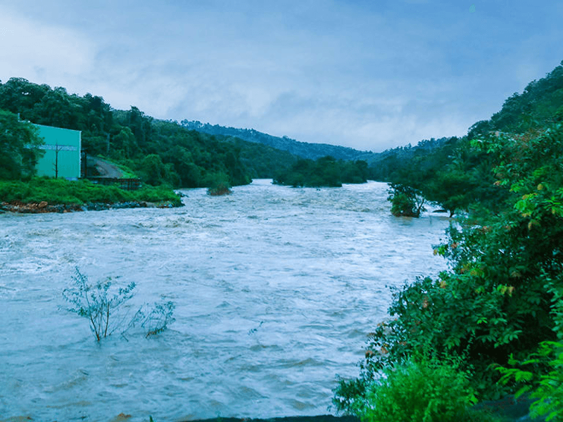 Perunthenaruvi Waterfall